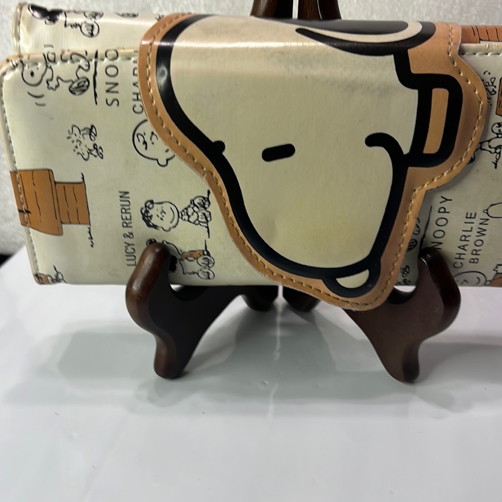 snoopy clutch wallet